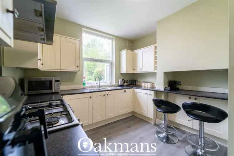 4 Bedroom Semi Detached House Near Train Station
