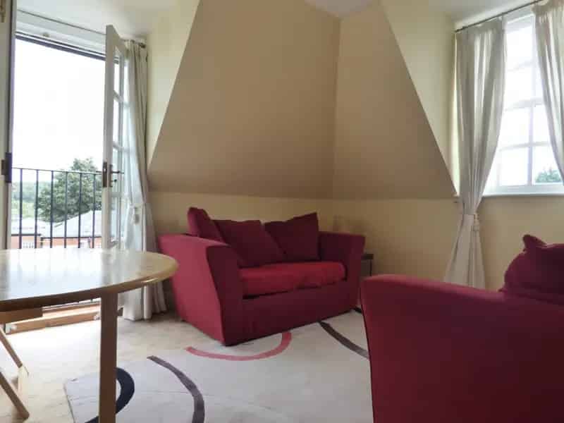 2 Bedroom Flat To Rent Available 18092025