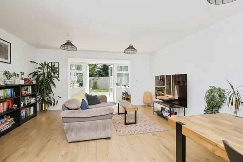 3 Bed Semi-Detached House For Sale