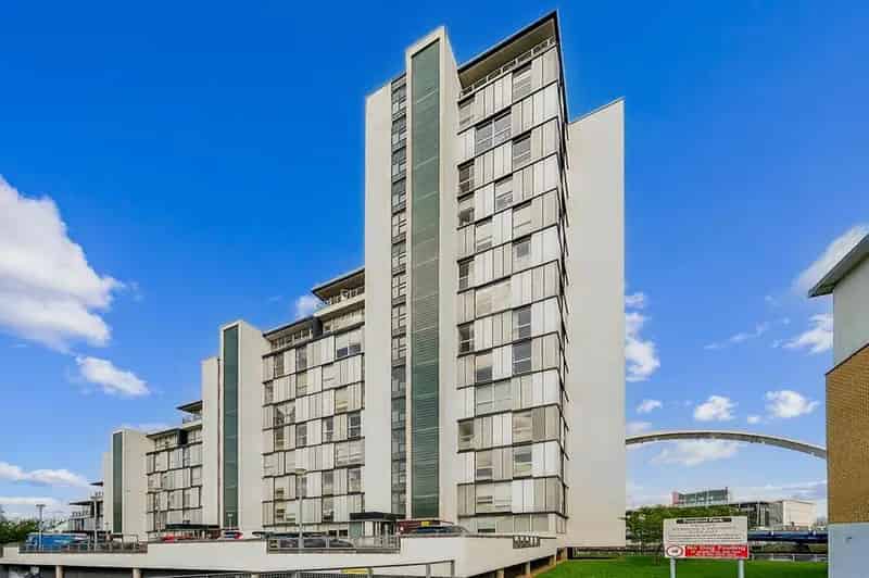 1 Bedroom Flat to Rent Furnished Spacious River View Parking