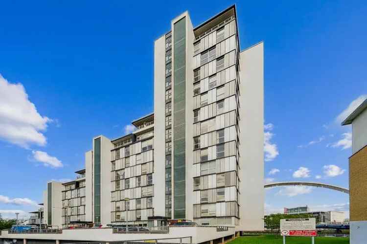 1 Bedroom Flat to Rent Furnished Spacious River View Parking