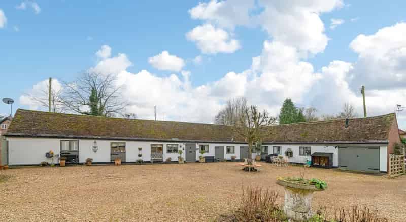 4 Bedroom Barn Conversion Draycote Warwickshire