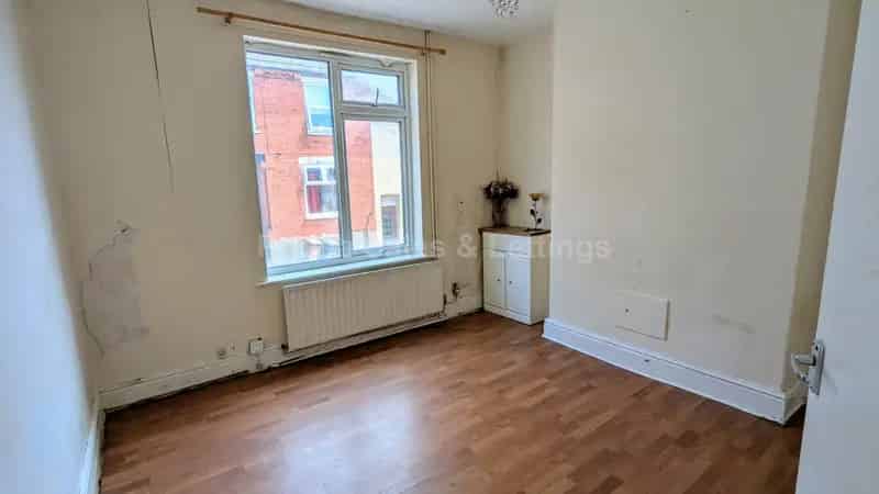 3 Bedroom Terraced House to Rent - Renovation Project