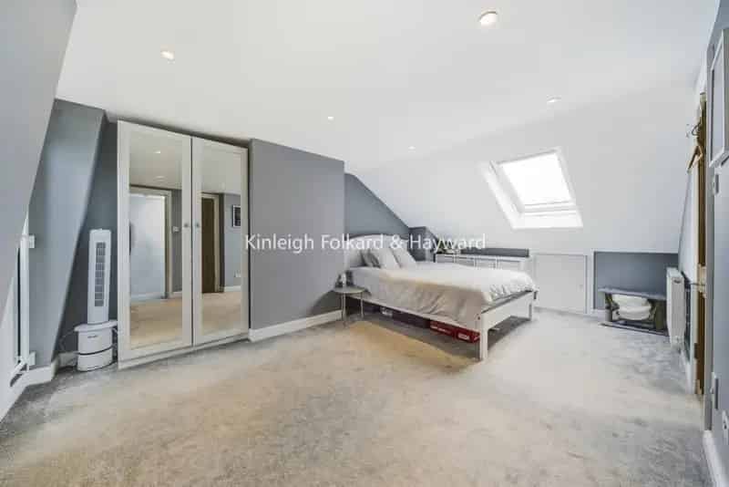 3 Double Bedroom Flat Near Tooting Broadway Tube