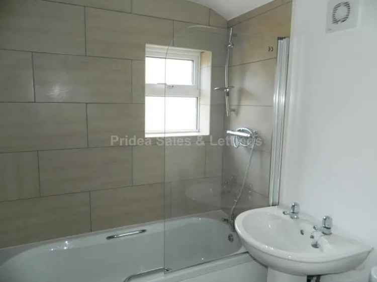 3 Bedroom Terraced House to Rent