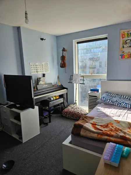 Bright Flat near Lewisham Station DLR and Bus