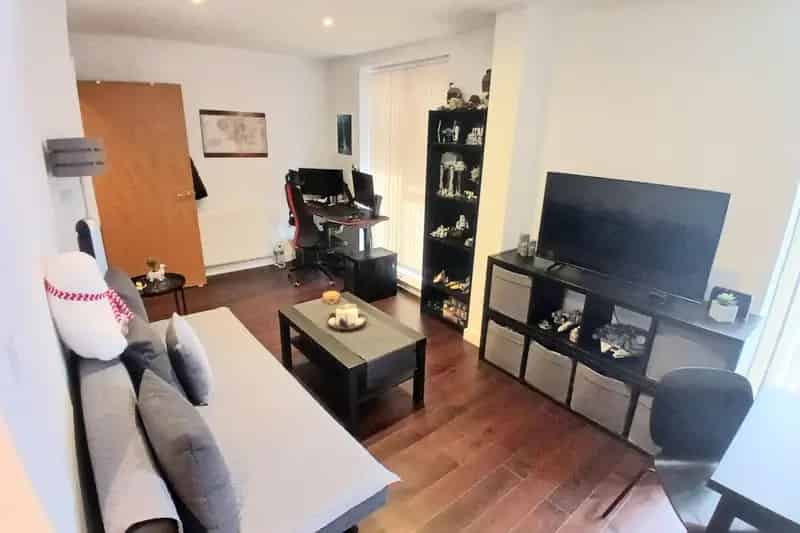 One Bedroom Apartment Town Centre Location Near Stevenage Station