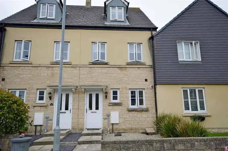 3 Bedroom Terraced House to Rent