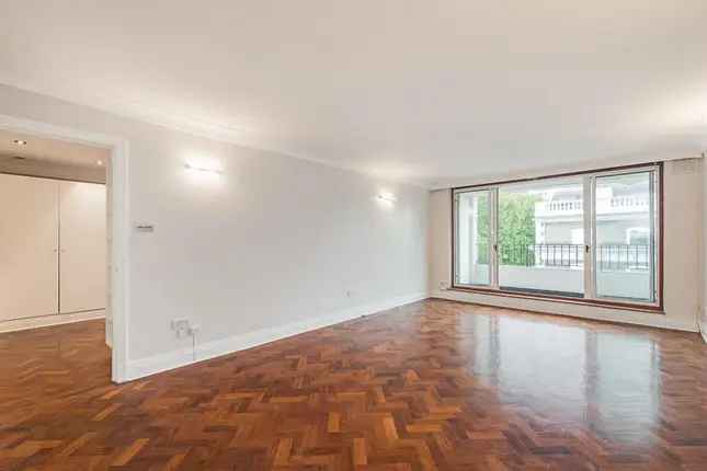 Flat for sale in Onslow Square, London SW7