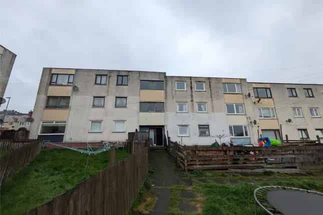 3 Bedroom Flat for Sale Gartcraig Road Glasgow