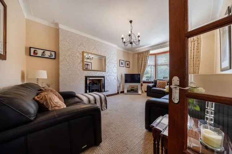 3 Bedroom Semi-Detached House for Sale in Bearsden