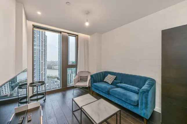 Flat to rent in Vauxhall, Vauxhall, London SW8