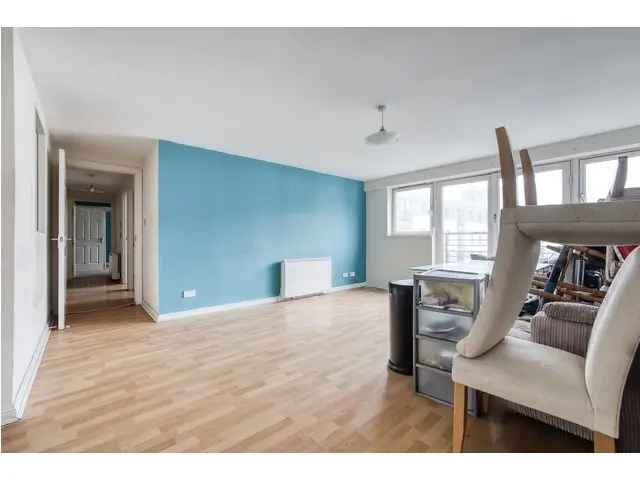 3 Bedroom Flat for Sale in Kinning Park Glasgow