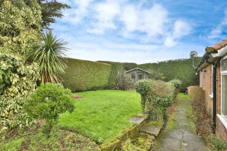 Four-Bedroom Detached House with Large Garden and Garage