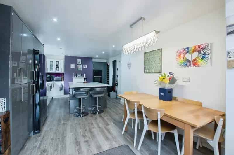 Four Double Bedroom Detached Bungalow Near Verwood