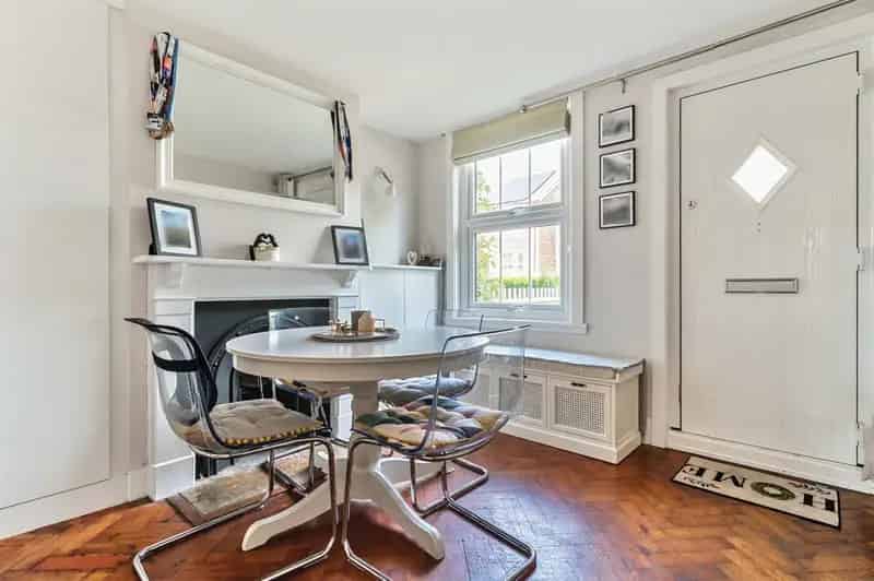 2 Bedroom Terraced House for Sale in Horsham