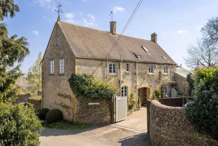4 Bedroom Detached House for Sale in Stow-on-the-Wold
