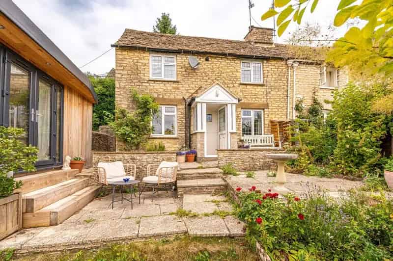 2 Bedroom Cotswold Cottage for Sale