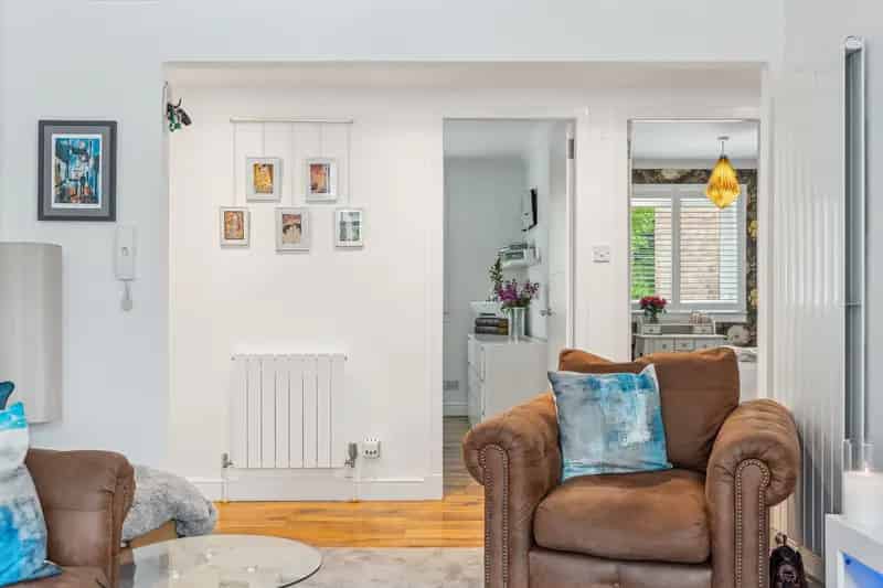 2-Bedroom Apartment Killermont View Peaceful Setting Modern Amenities