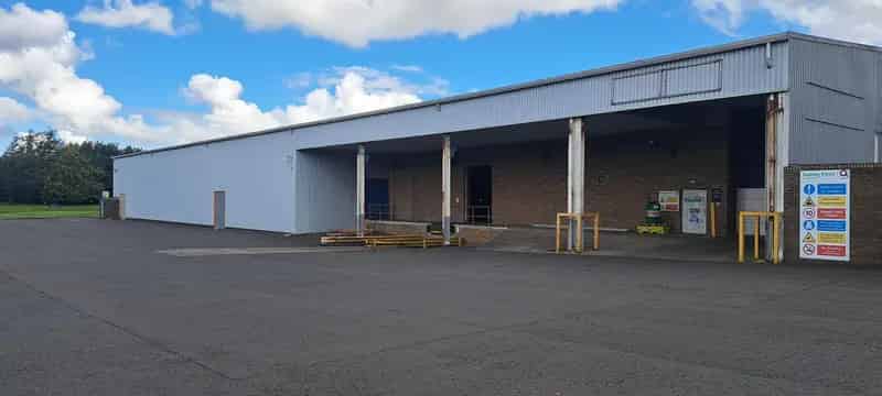 110000 sq ft Warehouse to Let Livingston M8 Corridor