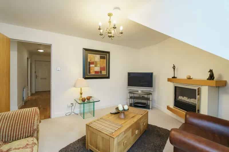 2 Bedroom Flat To Rent Available July 14 2025