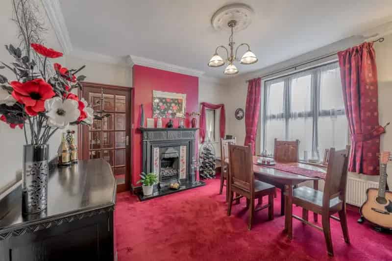 3 Bedroom Edwardian House Canal-Side Garden Detached Garage