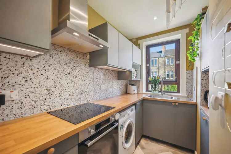 2 Bedroom Top Floor Tenement Flat Battlefield Glasgow