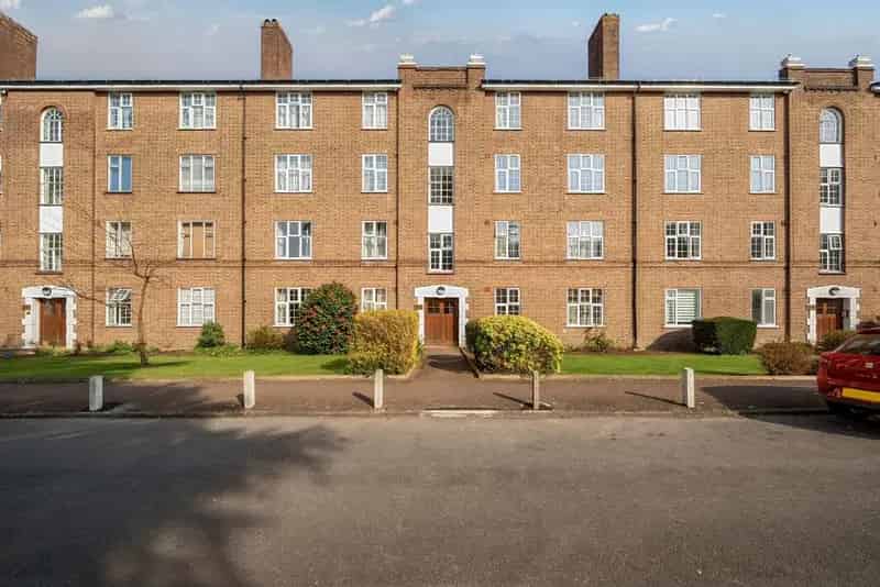 One Bedroom Apartment Near Norbiton Station Kingston