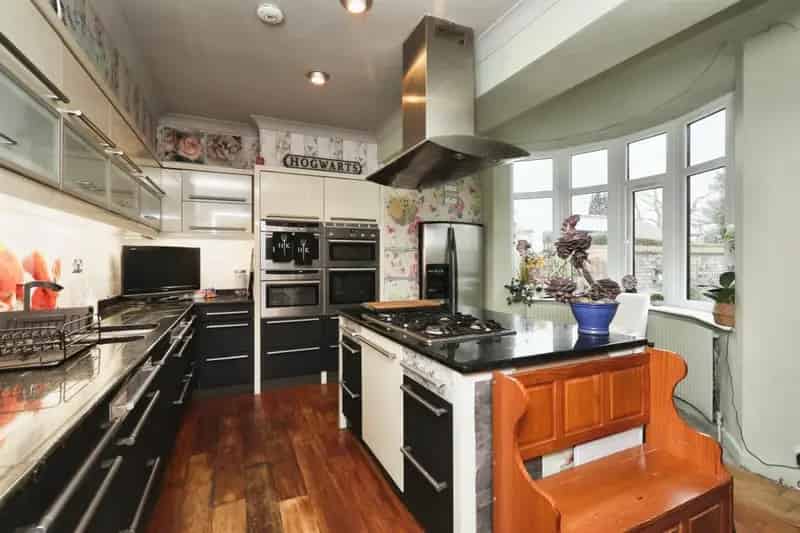 4 Bed House Auction Multiple En-suite Bathrooms