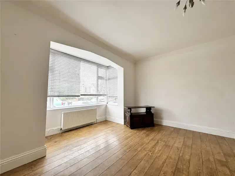 1 Bedroom Apartment Lower Parkstone Near Penn Hill Ashley Cross