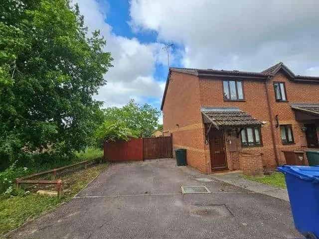 2 Bed House For Sale Large Plot Off Road Parking