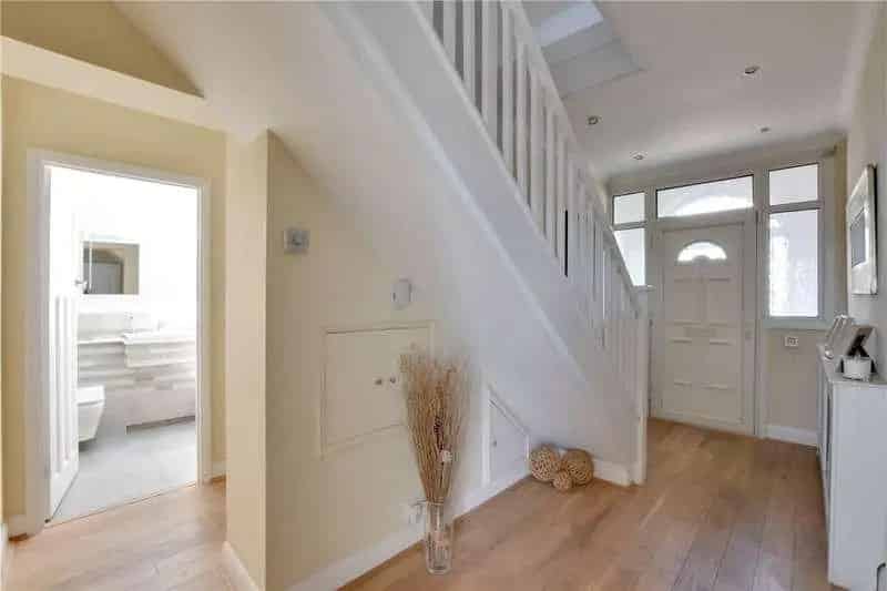 4 Bed House for Sale  Spacious Family Home with Workshop