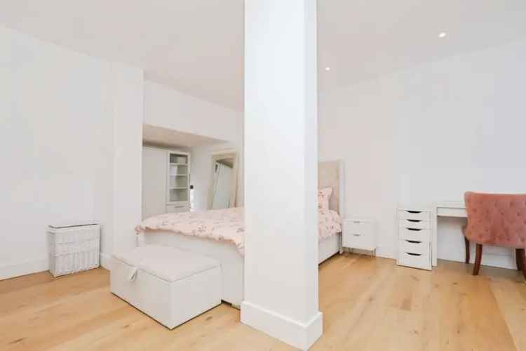 Stunning Norwich Penthouse Apartment with Sun Terrace and Castle Views