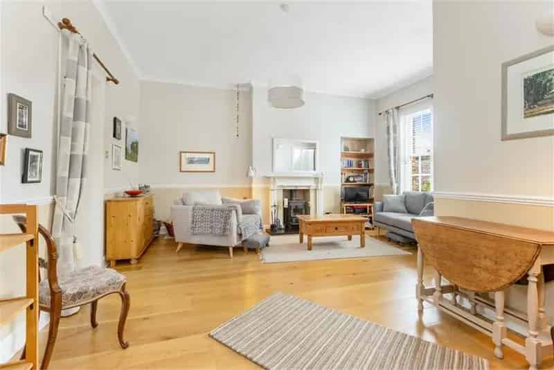2 Bed House Newtongrange - Terraced Cottage with Garden and Driveway