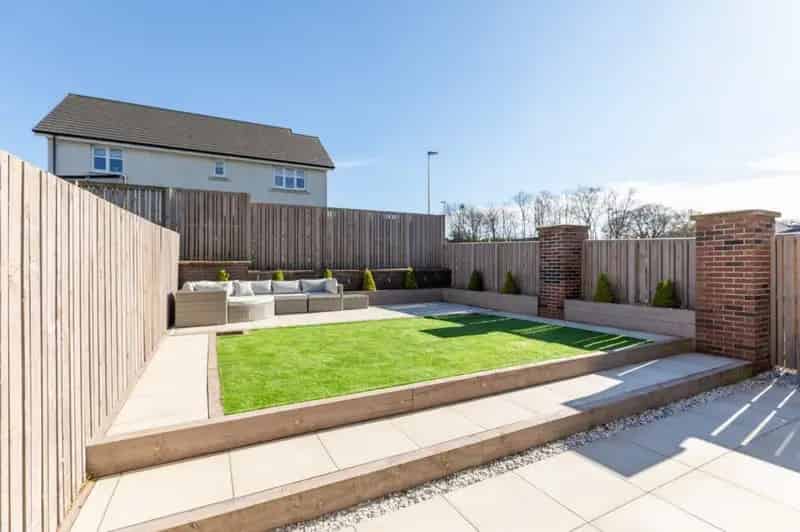 3 Bedroom End Terrace House for Sale