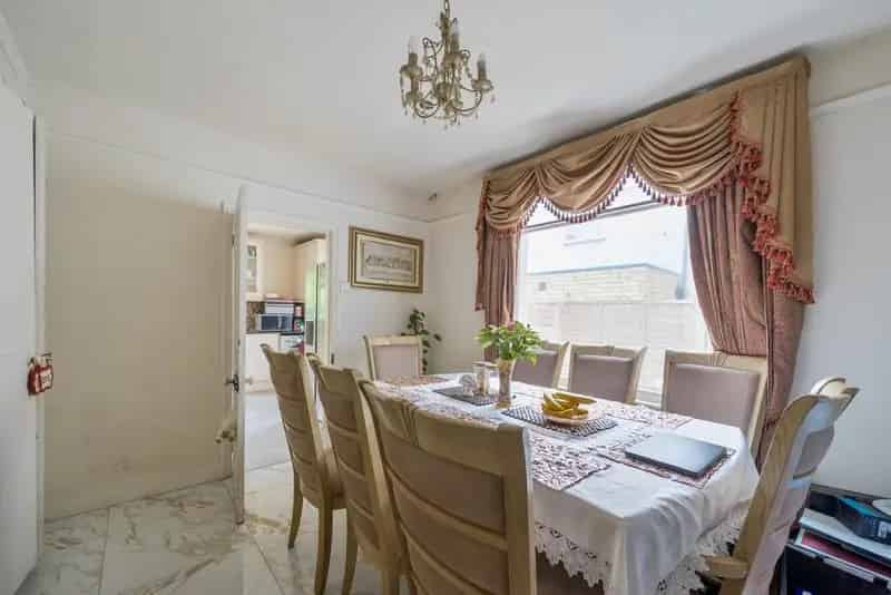 Four Bedroom Semi-Detached Family Home with 125ft Garden