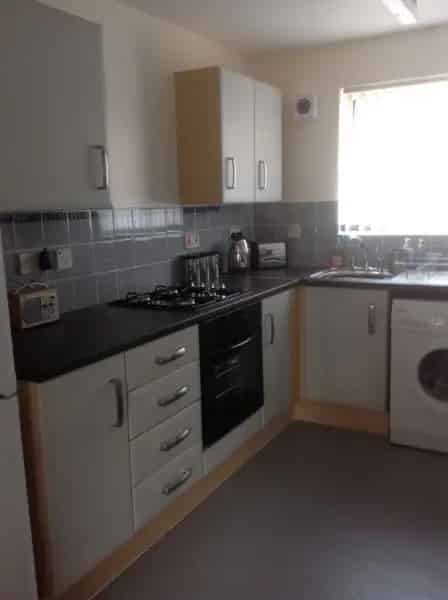 2 Bedroom House with Large Garden Pets Allowed