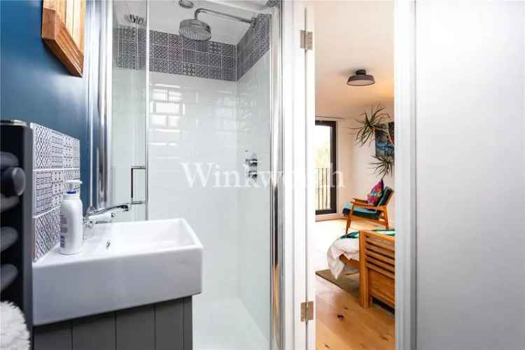 4 bedroom house in London