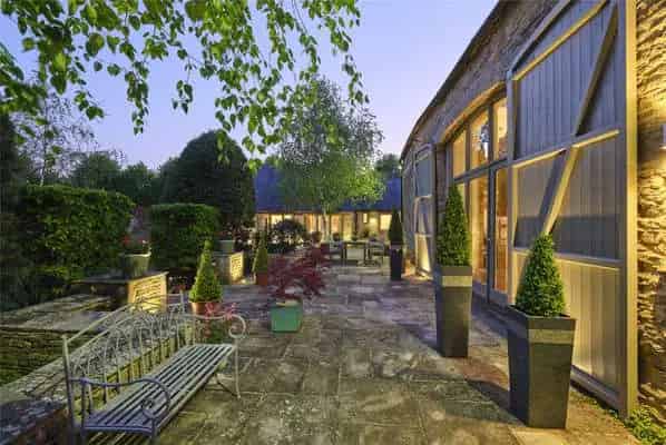 Ampney St Mary Barn Conversion 5 En Suite Bedrooms 1.44 Acres