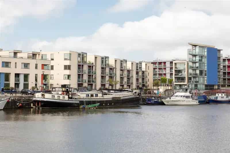 3 Bedroom Flat for Sale Panoramic Harbour Views Roof Terrace Garage