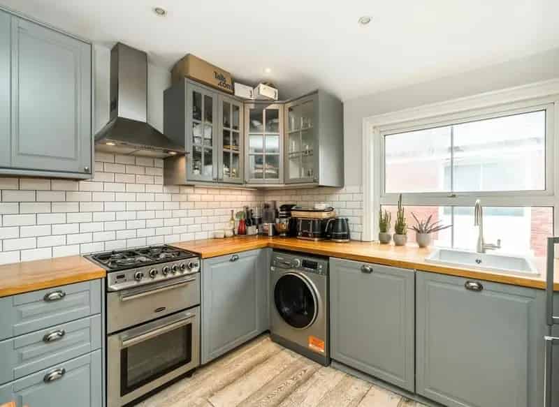 3-Bedroom Maisonette Tooting 800sqft Garden Potential Extension