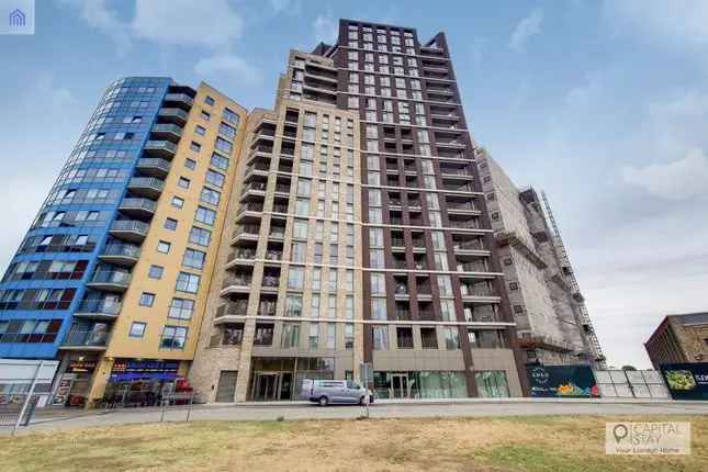 Flat to rent in Western Gateway, London E16