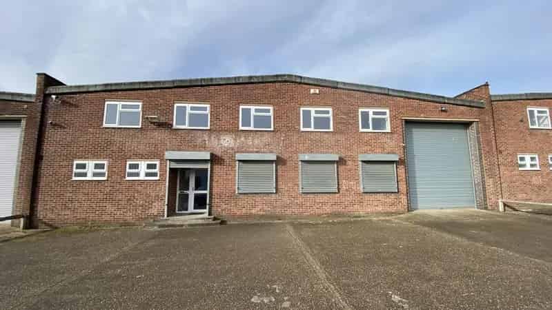 Warehouse Trade Counter Unit with Modern Offices and Parking