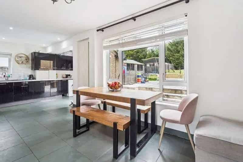 3 Bed House for Sale Kings Langley Modern Open Plan Garden Parking