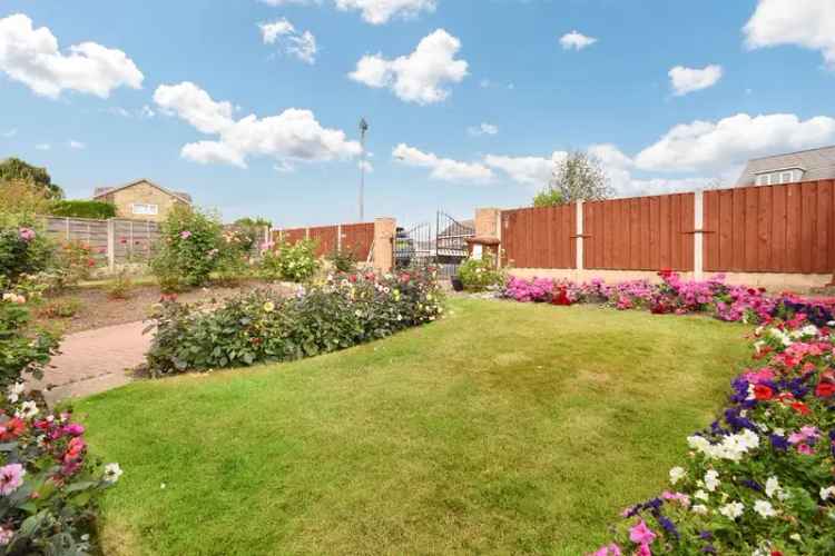 Bungalow For Sale in Wakefield, England