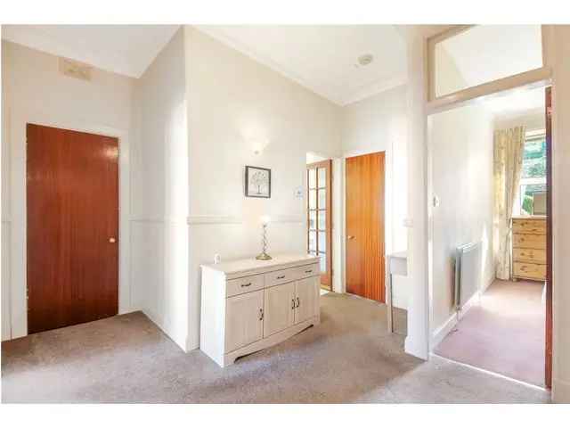 2 Bedroom Flat for Sale in Cardwell Bay