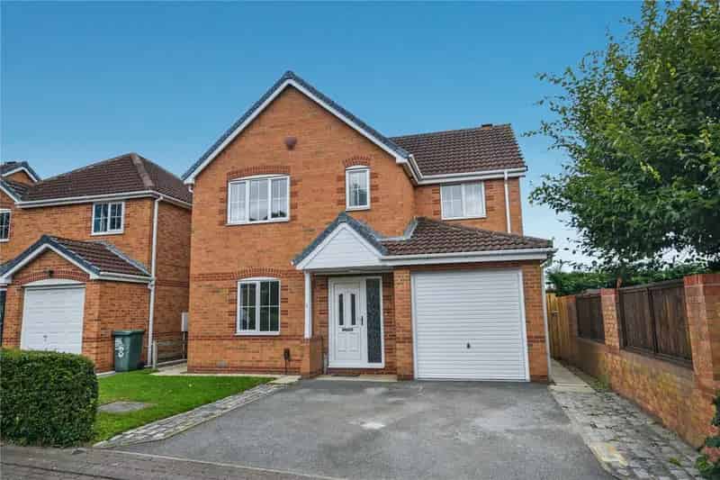 Four Bedroom Detached House in Morley