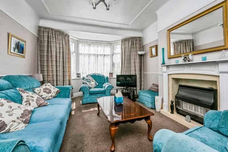 Three Bedroom Semi Detached House Mossley Hill