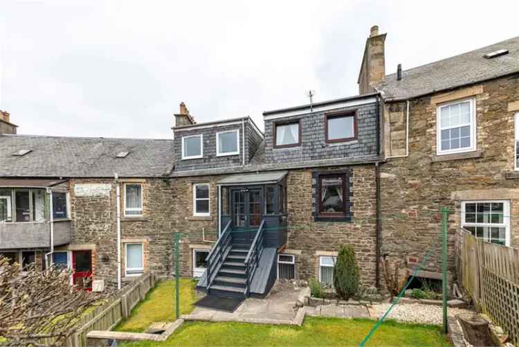 2 Bed Flat Double Upper with 1 Reception Room