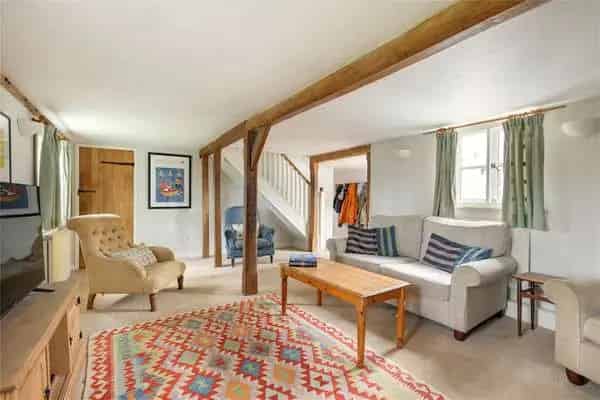 Unique 10-Acre Equestrian Property with Extensive Accommodation and Stables